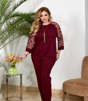 Костюм женский креп дайвинг с вышивкой на сетке весенний блузка + брюки на резинке