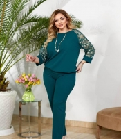 Костюм женский креп дайвинг с вышивкой на сетке весенний блузка + брюки на резинке