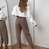 Брюки женские из жатого льна джоггеры с высокой посадкой на резинке со съемным поясом и карманами весенние  k-128906