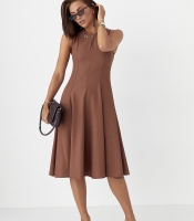 Сукня довжини міді без рукавів