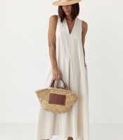 Жіноча сукня з V Жіноча сукня з V