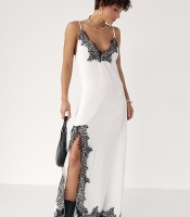 Сатинова сукня на бретелях із мереживом