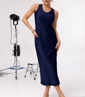 Однотонна сатинова довга сукня Однотонна сатинова довга сукня