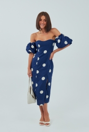 Сукня з відкритими плечима та розрізом Сукня з відкритими плечима та розрізом