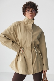 Жіноча вітровка-парка на блискавці Жіноча вітровка-парка на блискавці