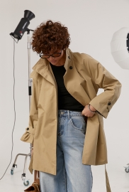 Жіночий тренч з поясом Жіночий тренч з поясом