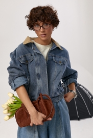 Коротка джинсова куртка з комірцем Коротка джинсова куртка з комірцем