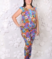 Костюм-двойка женский из штапеля с вискозой и хлопком: блуза на пуговицах и зауженные брюки с рисунком летний