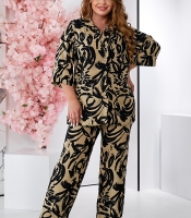 Костюм женский из штапеля с блузой-рубашкой и широкими прямыми брюками летний