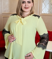 Блуза женская из вискозы софт с гипюром свободного силуэта с длинным рукавом воланами кружевными вставками и бантом летняя демисезонная
