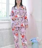 Костюм-двойка женский из крепа и полиэстера с жакетом классического кроя на пуговицах с поясом и прямыми брюками с цветочным рисунком летне-осенний