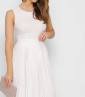 Льняное белое платье плиссе 37090