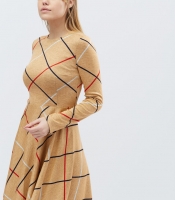 Платье беби-долл с рисунком в клетку 32336