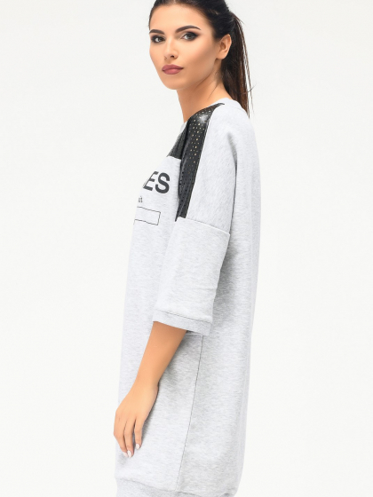 Платье oversize со вставками из эко кожи и надписью 31953