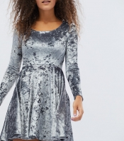 Велюровое платье с длинным рукавом и расклешенной юбкой 28418