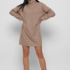 Свободное бежевое платье-джемпер с воротником 36359  xp-1473