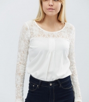 Молочная блуза с гипюровыми рукавами 27445