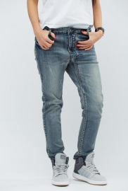 Стильные джинсы скинни с небольшими потертостями 30753 Стильные джинсы скинни с небольшими потертостями 30753