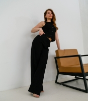 Изысканный женский брючный костюм черного цвета 56154