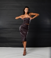 Женский костюм бургунди из матовой экокожи: топ и юбка 56157