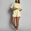 Летний желтый костюм в стиле оверсайз 55555 xp-2447 Летний желтый костюм в стиле оверсайз 55555 xp-2447