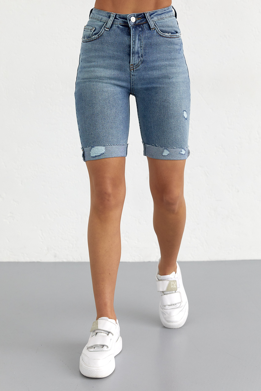 Женские джинсовые шорты с подкатом