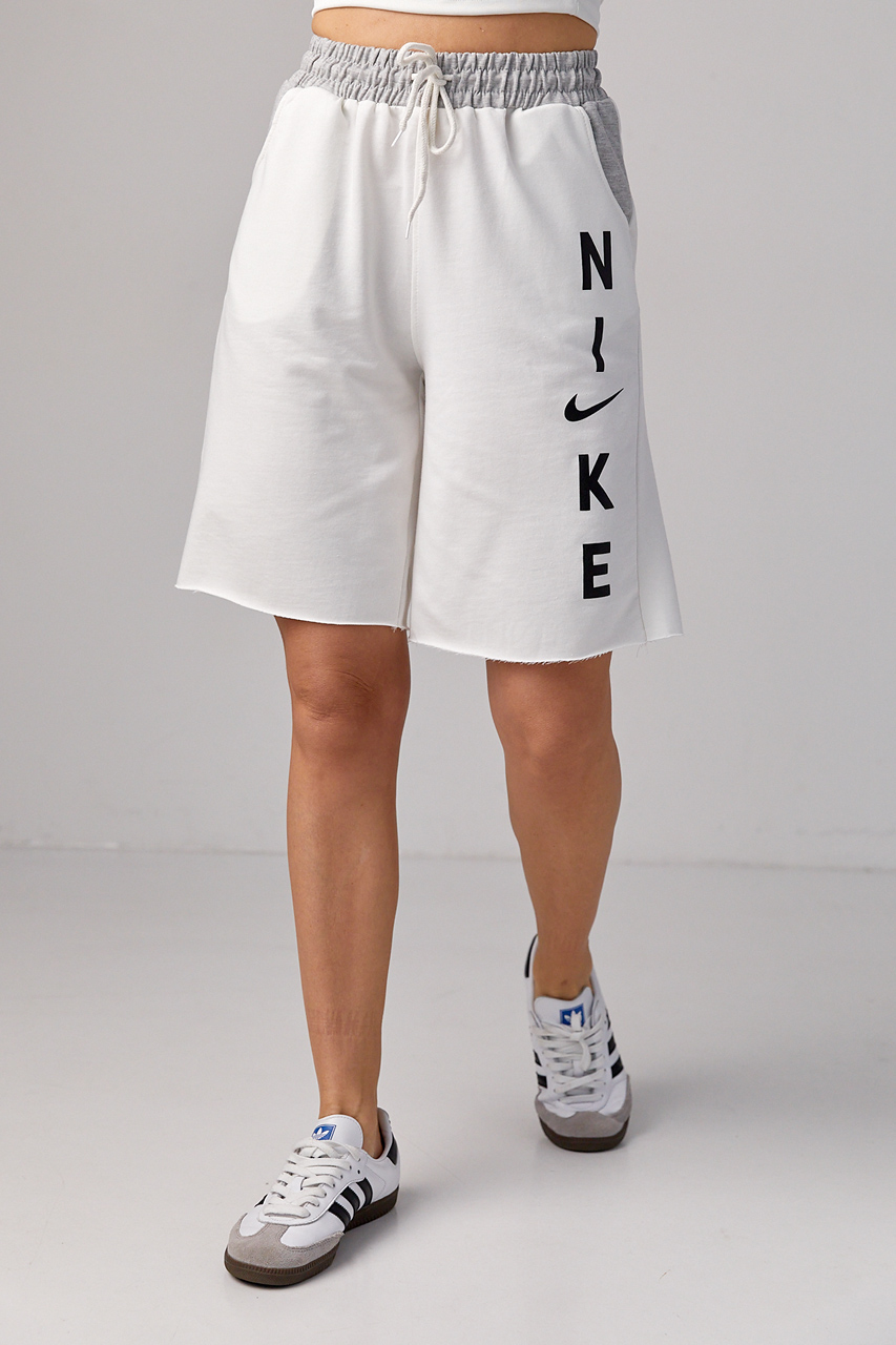 Женские трикотажные шорты с надписью Nike