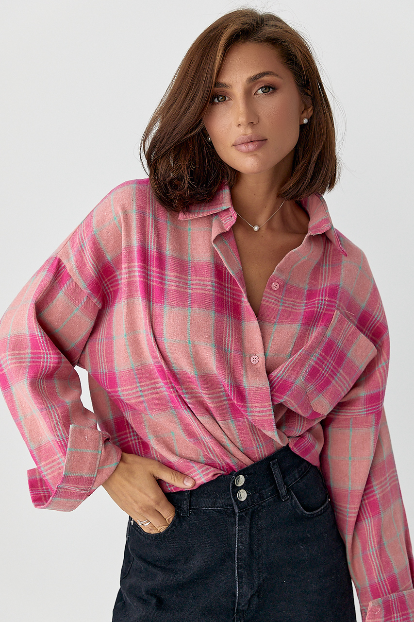 Сорочка в клітинку з напівкруглим низом