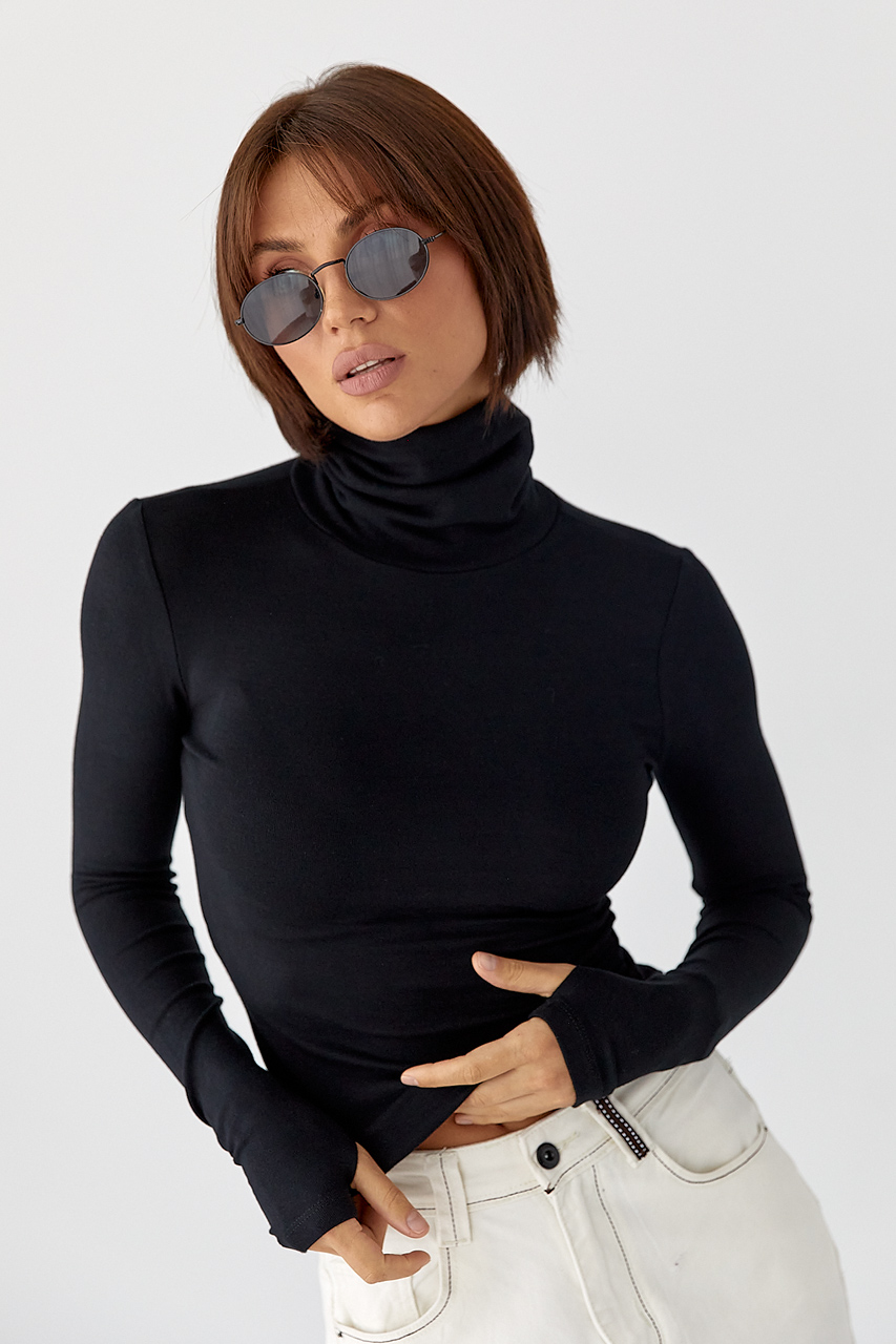 Однотонний гольф із високою горловиною