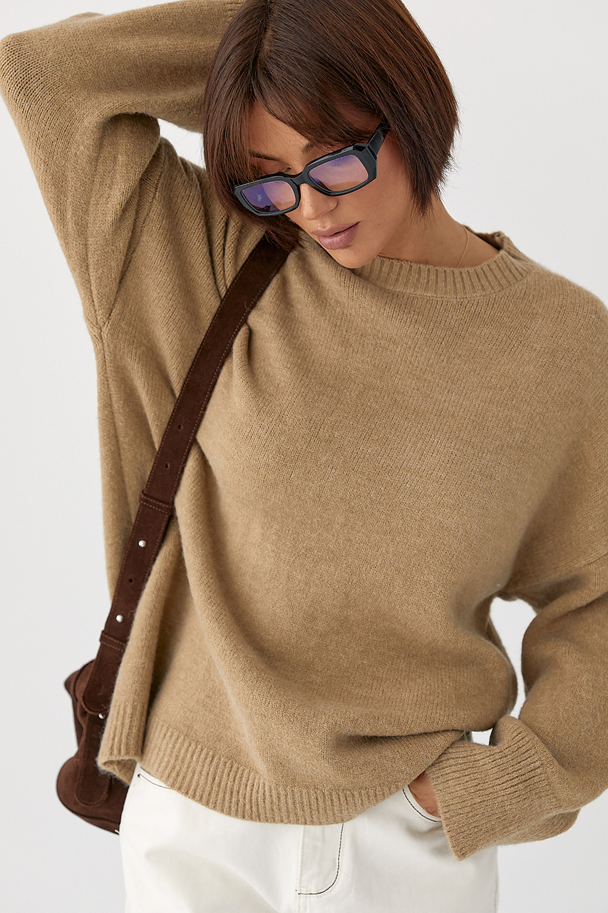 В’язаний однотонний джемпер вільного фасону