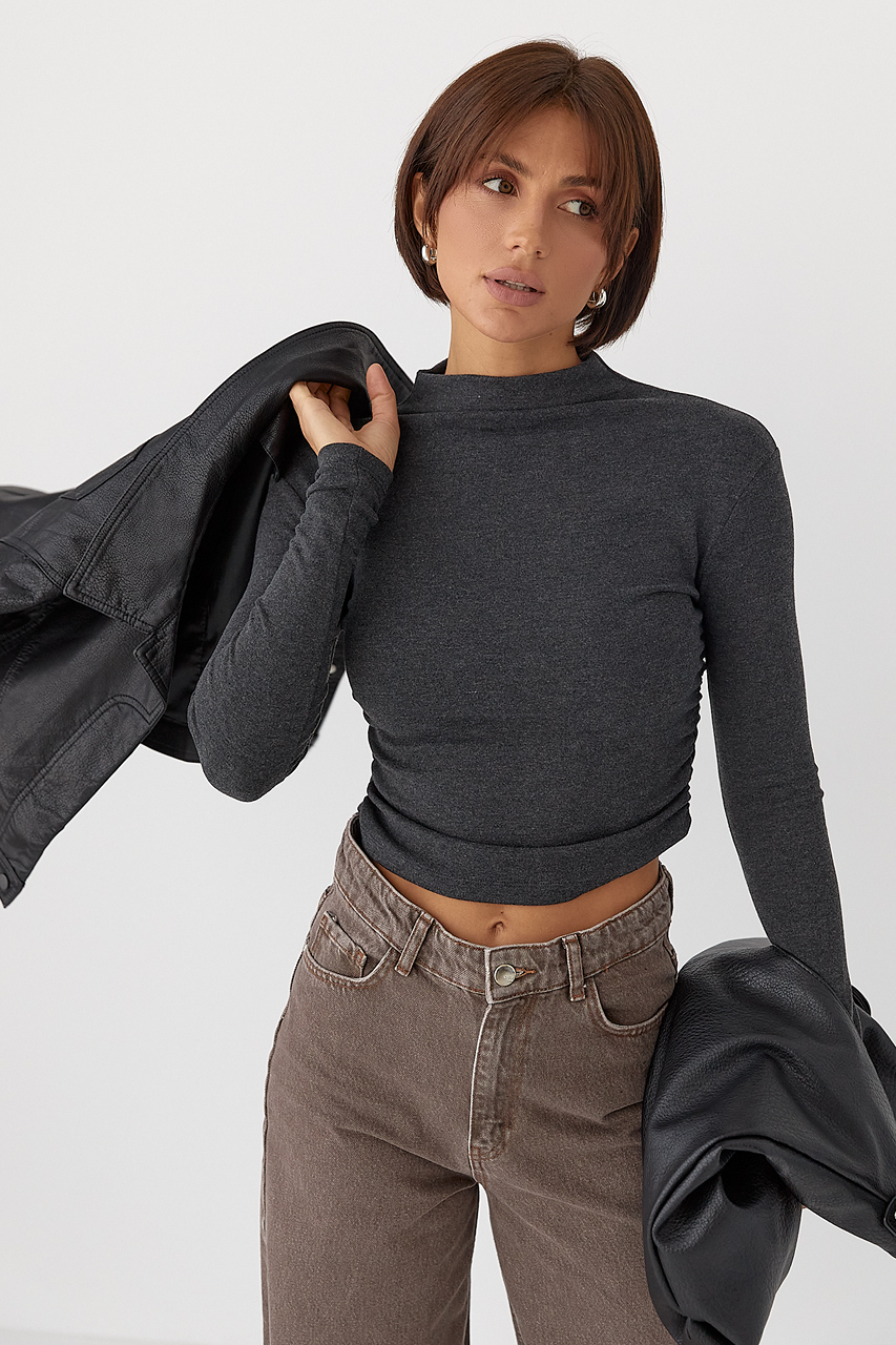 Жіноча однотонна водолазка з драпіруванням