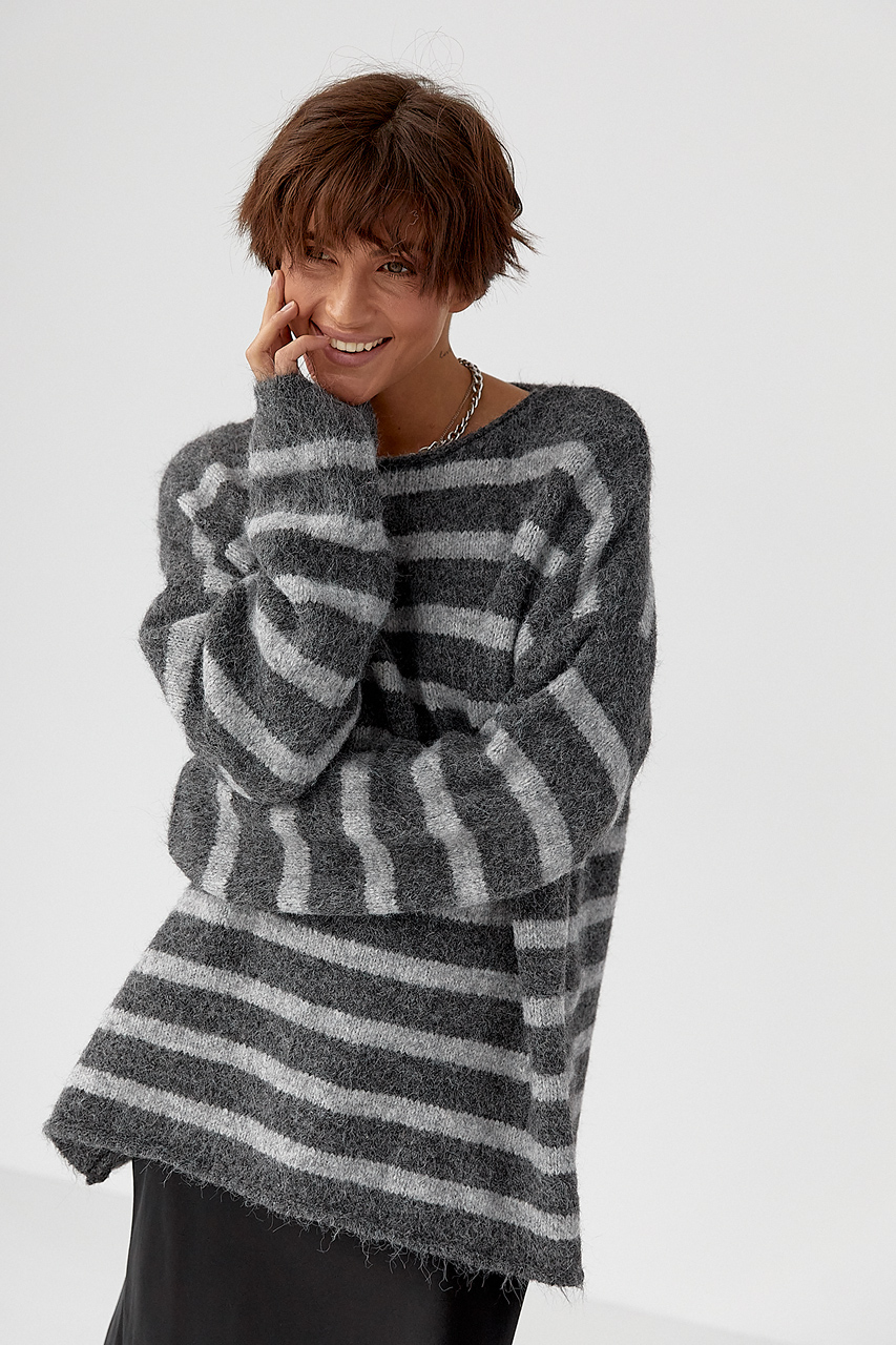 Тепла в'язана кофта oversize у смужку