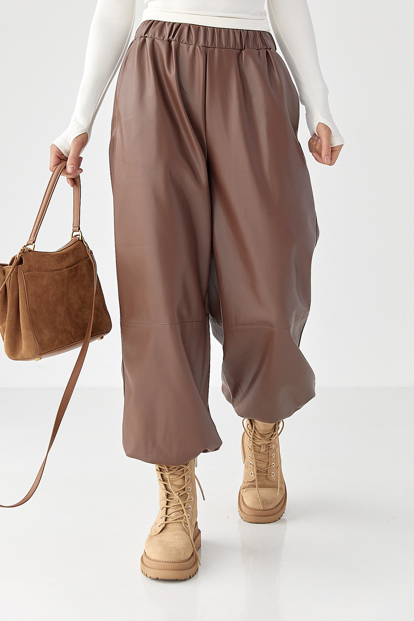 Штани-джогери з екошкіри  LX-10710128