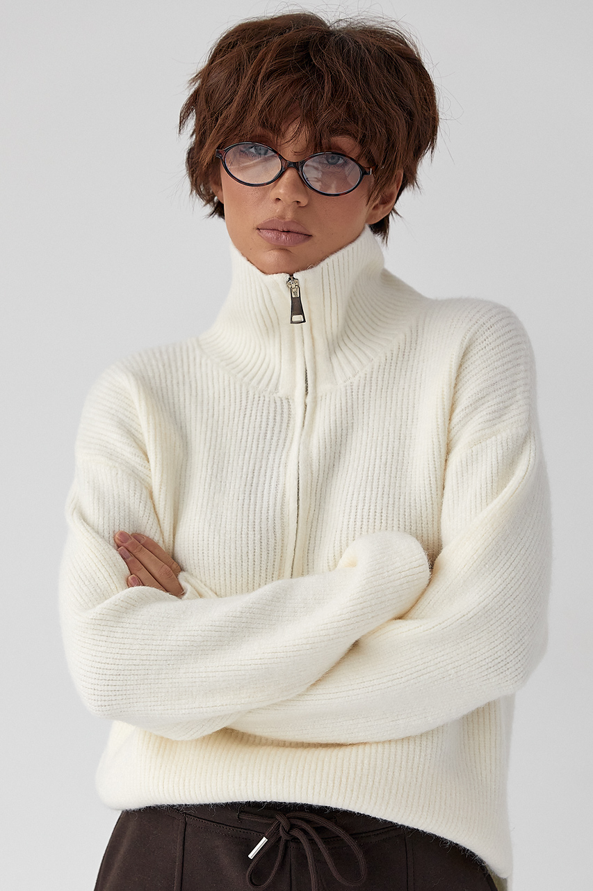 В'язаний светр із високою горловиною на блискавці