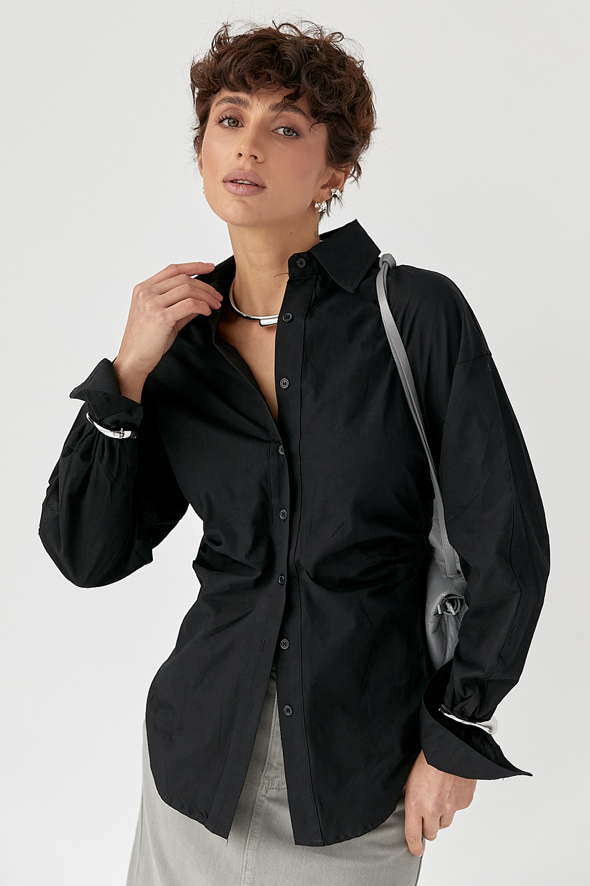 Класична однотонна сорочка з драпіруванням