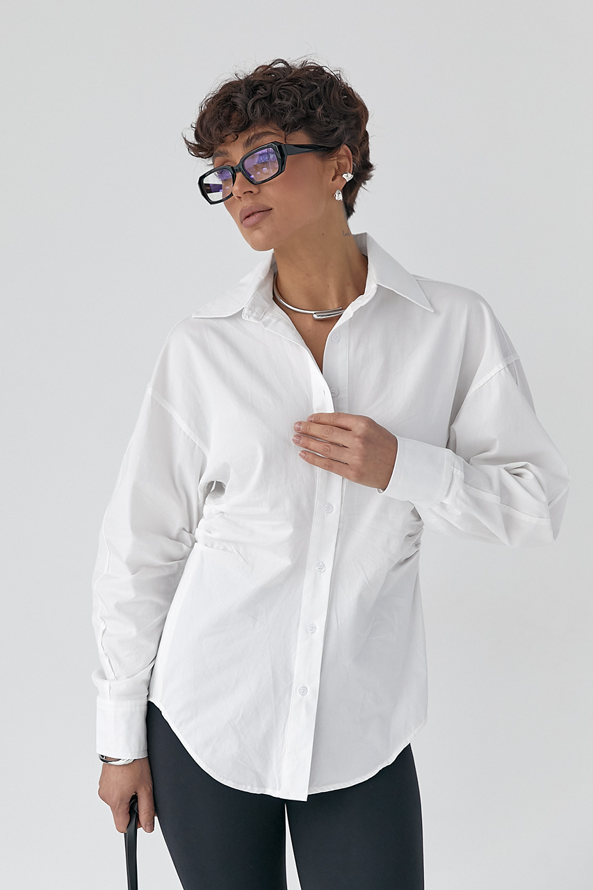 Класична однотонна сорочка з драпіруванням