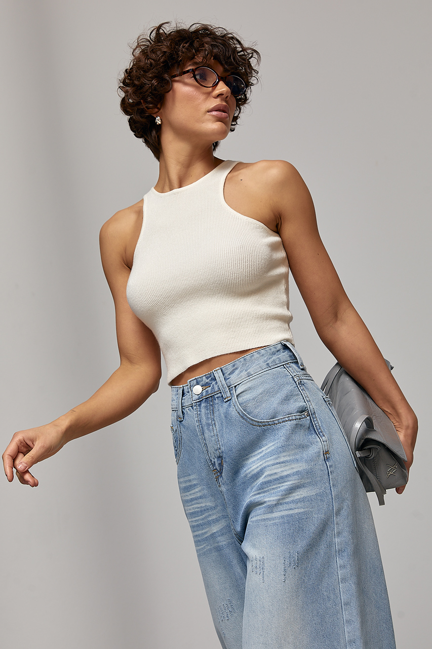 В'язана коротка майка в рубчик