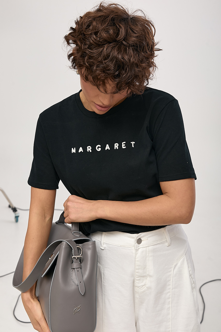 Трикотажна футболка з вишитим написом Margaret  LX-10722909