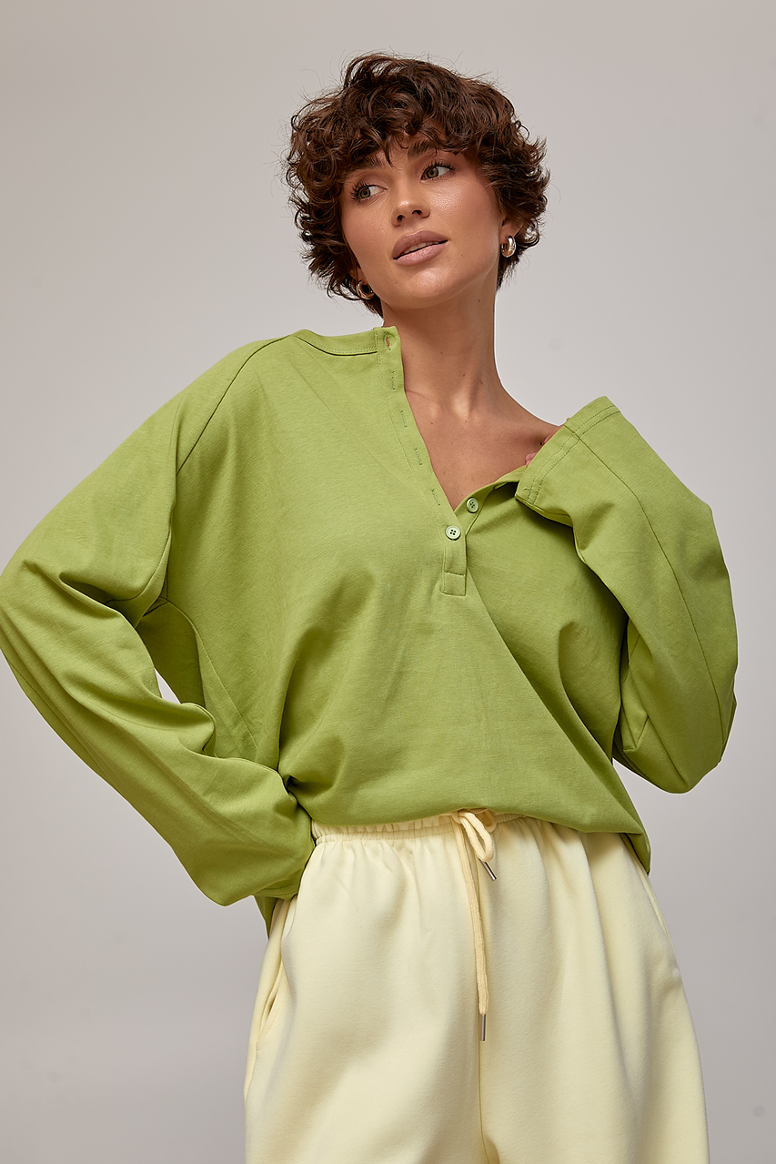 Вільний лонгслів із ґудзиками на горловині