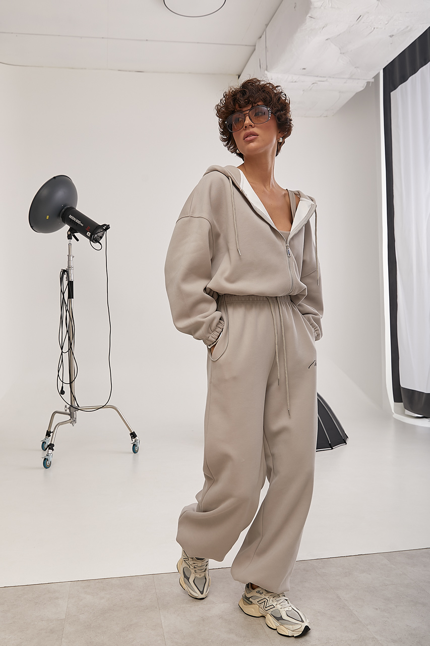 Спортивний костюм із худі та прямими штанами на затяжках LX-10727710 Спортивний костюм із худі та прямими штанами на затяжках LX-10727710