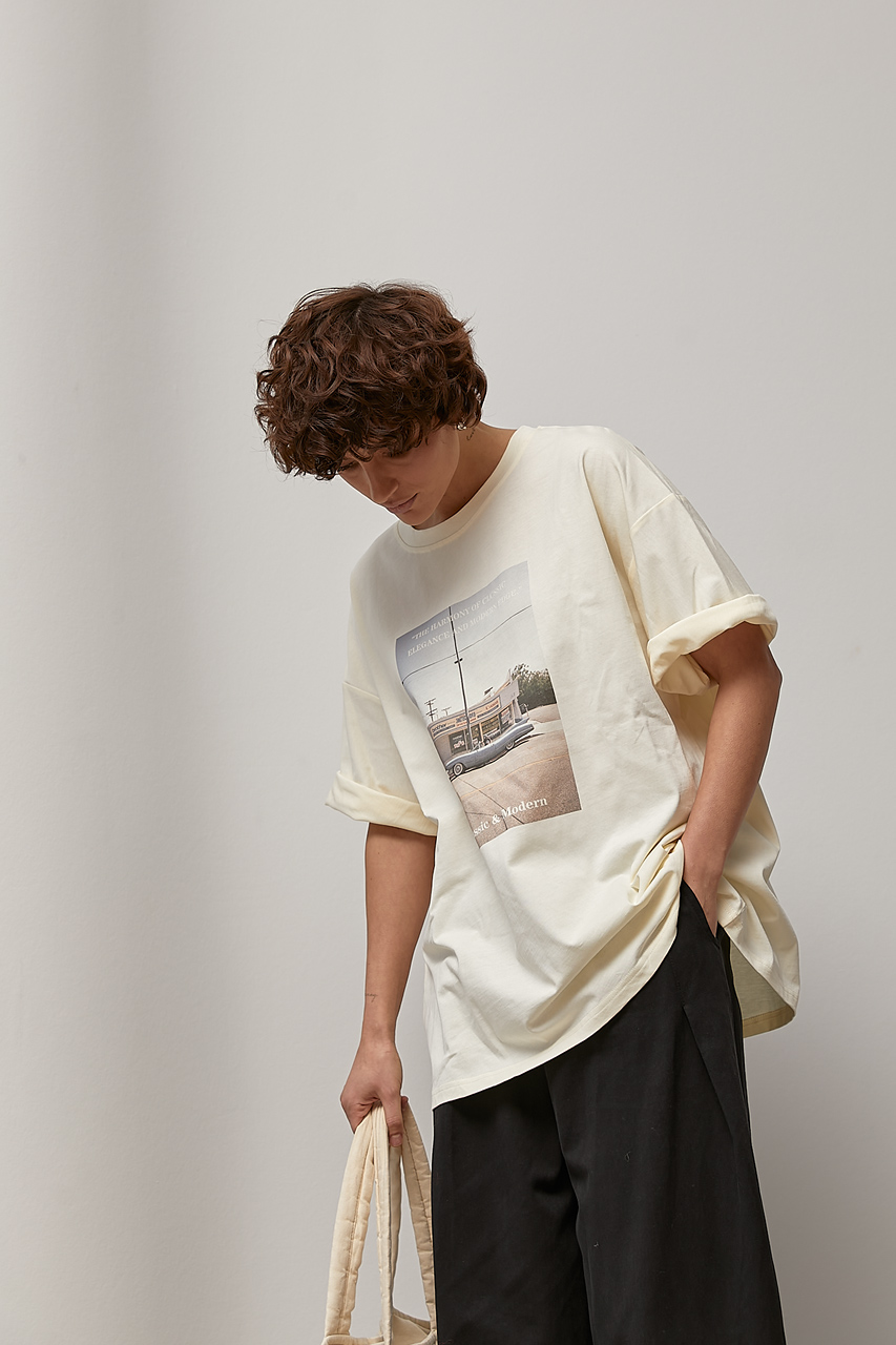 Трикотажна футболка оверсайз із принтом авто  LX-10729419