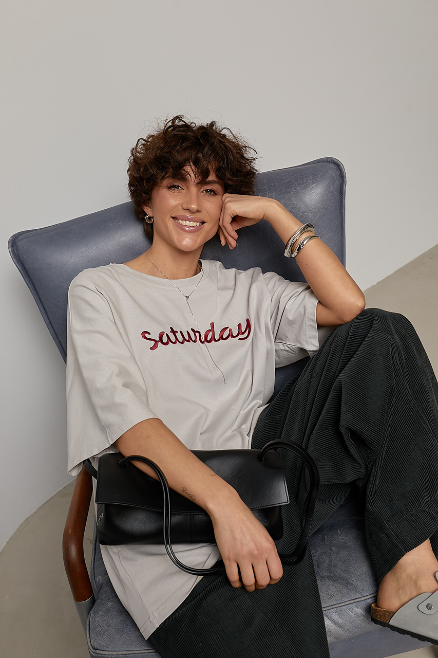 Футболка вільного фасону з написом Saturday LX-10732310 Футболка вільного фасону з написом Saturday LX-10732310