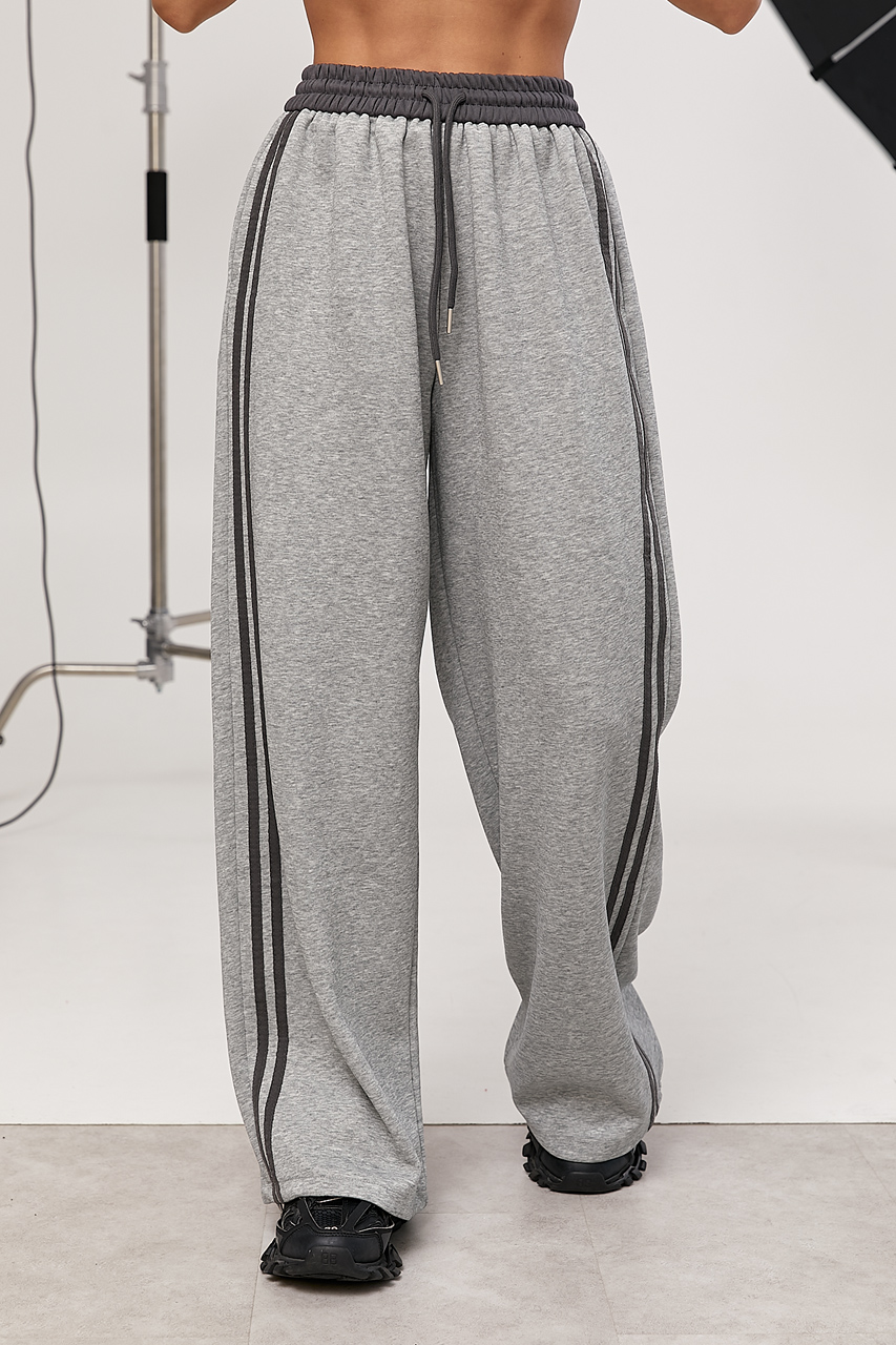 Широкі спортивні штани з лампасами LX-10735010 Широкі спортивні штани з лампасами LX-10735010