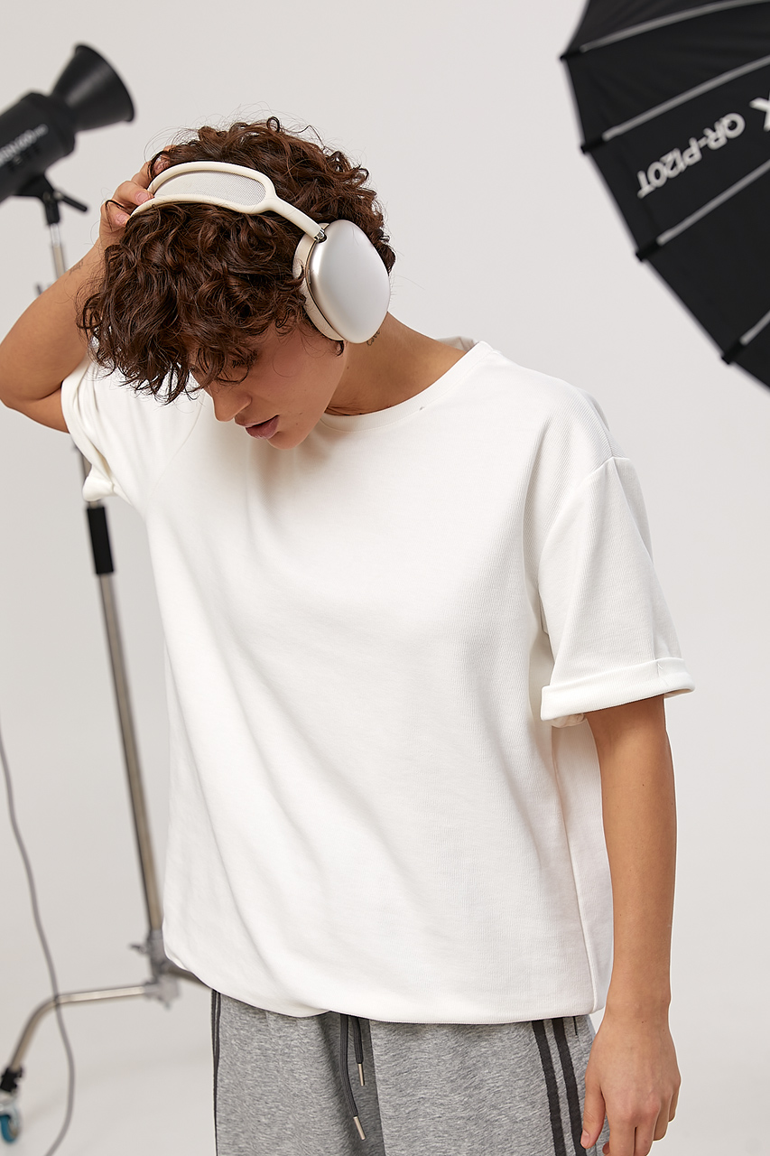 Однотонна футболка в рубчик вільного фасону  LX-10736047