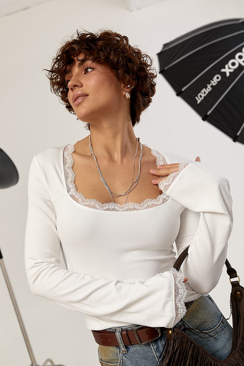 Лонгслів з мереживними вставками та з рукавами-кльош  LX-10736147