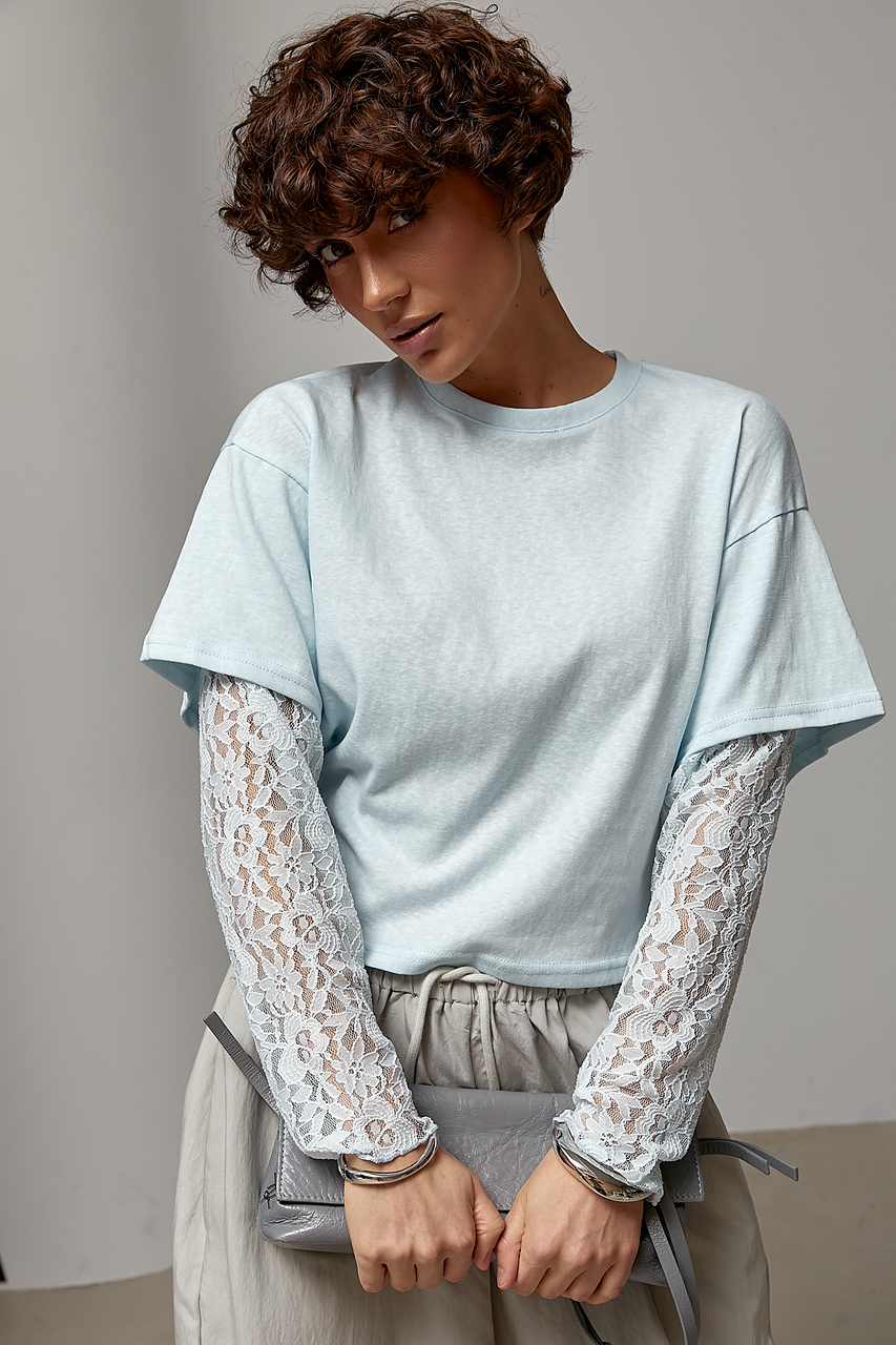 Короткий однотонний лонгслів із мереживними рукавами LX-10742612 Короткий однотонний лонгслів із мереживними рукавами LX-10742612