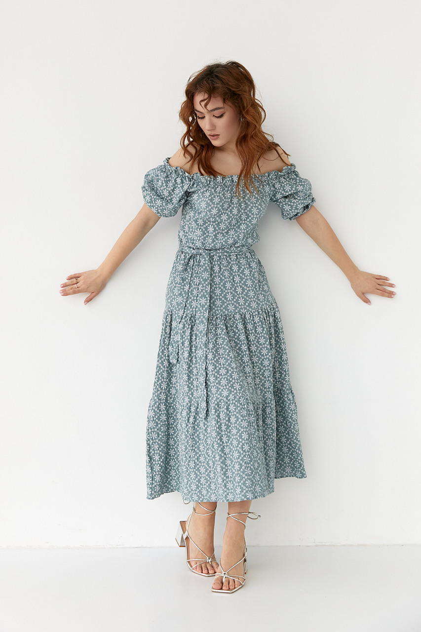 Літня сукня міді з відкритими плечима