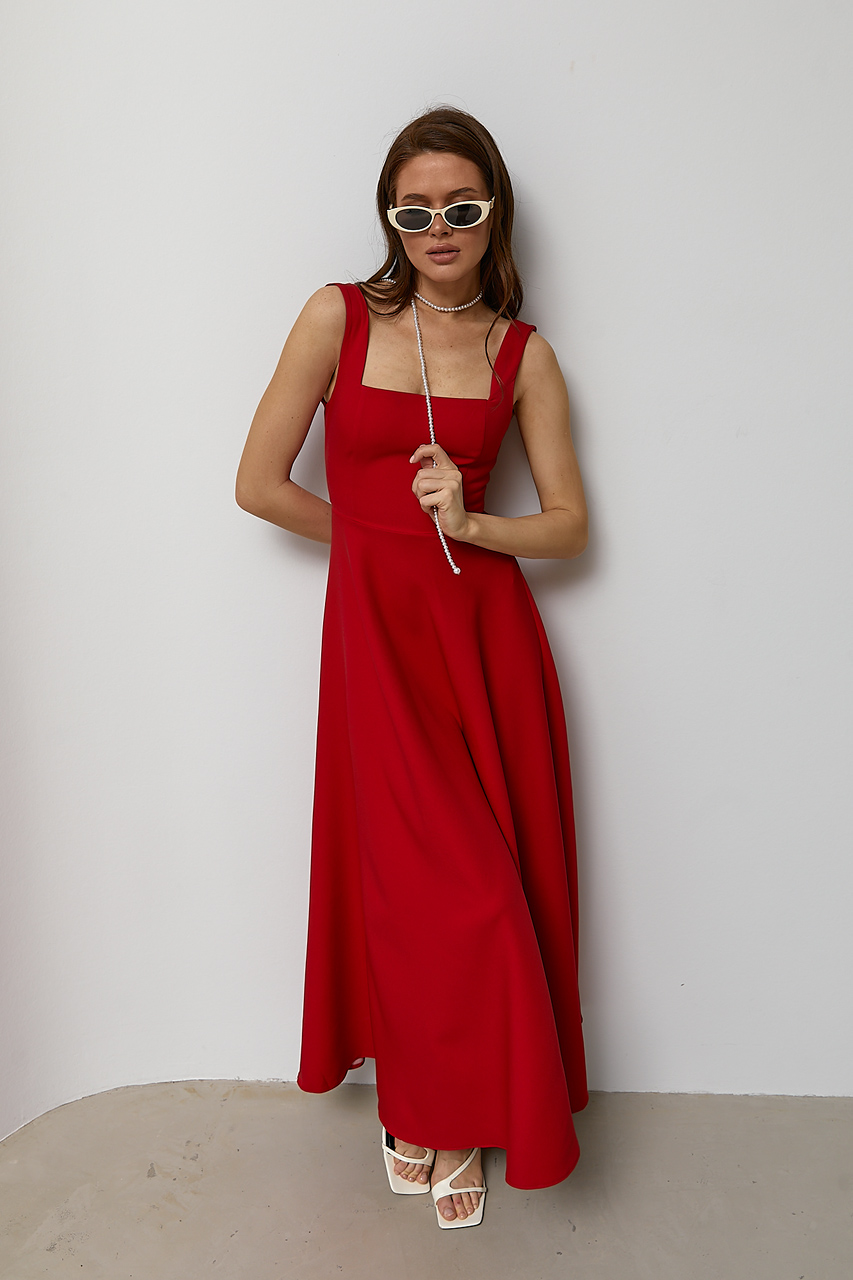 Довга вечірня сукня на широких бретелях