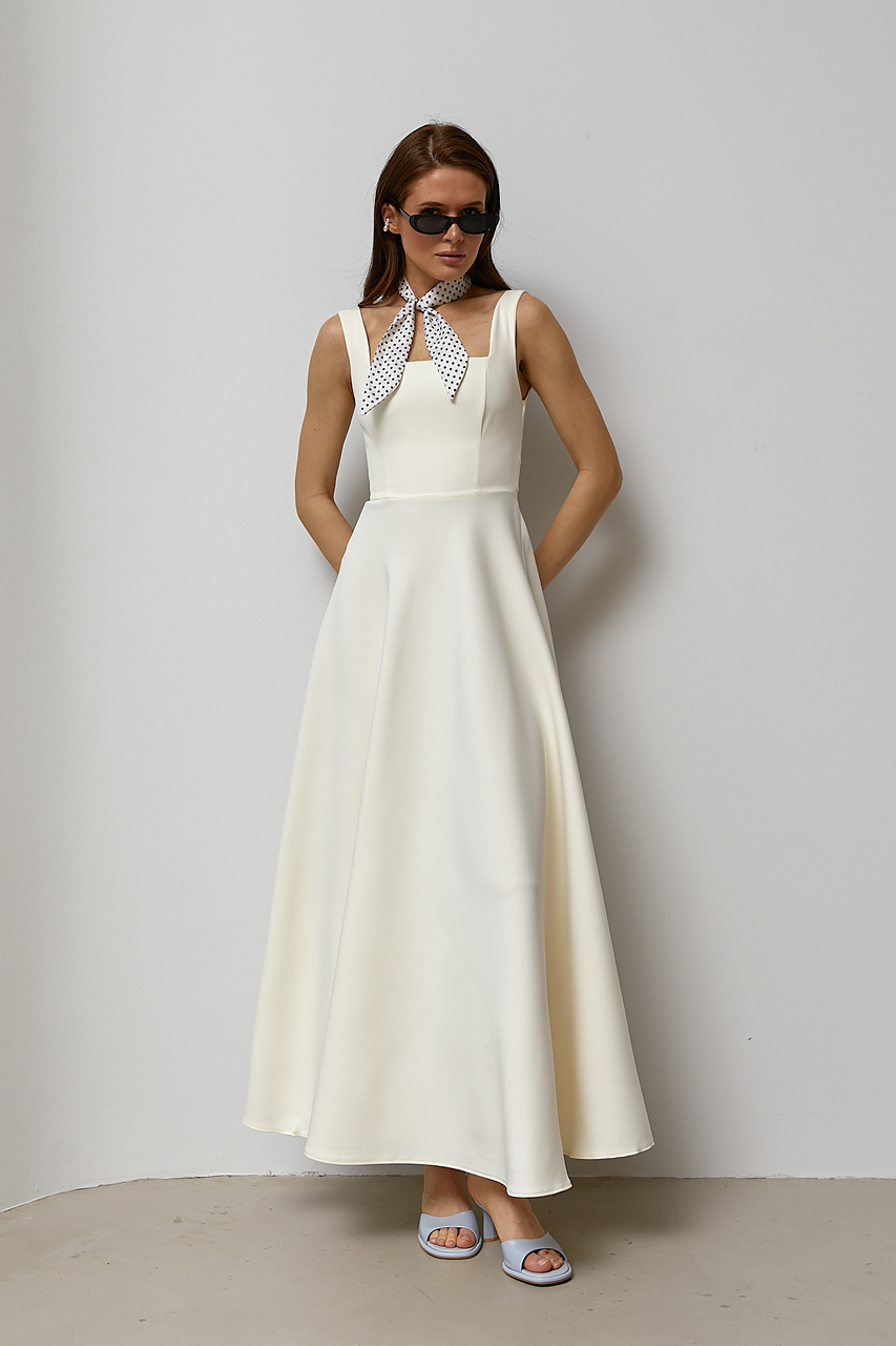 Довга вечірня сукня на широких бретелях