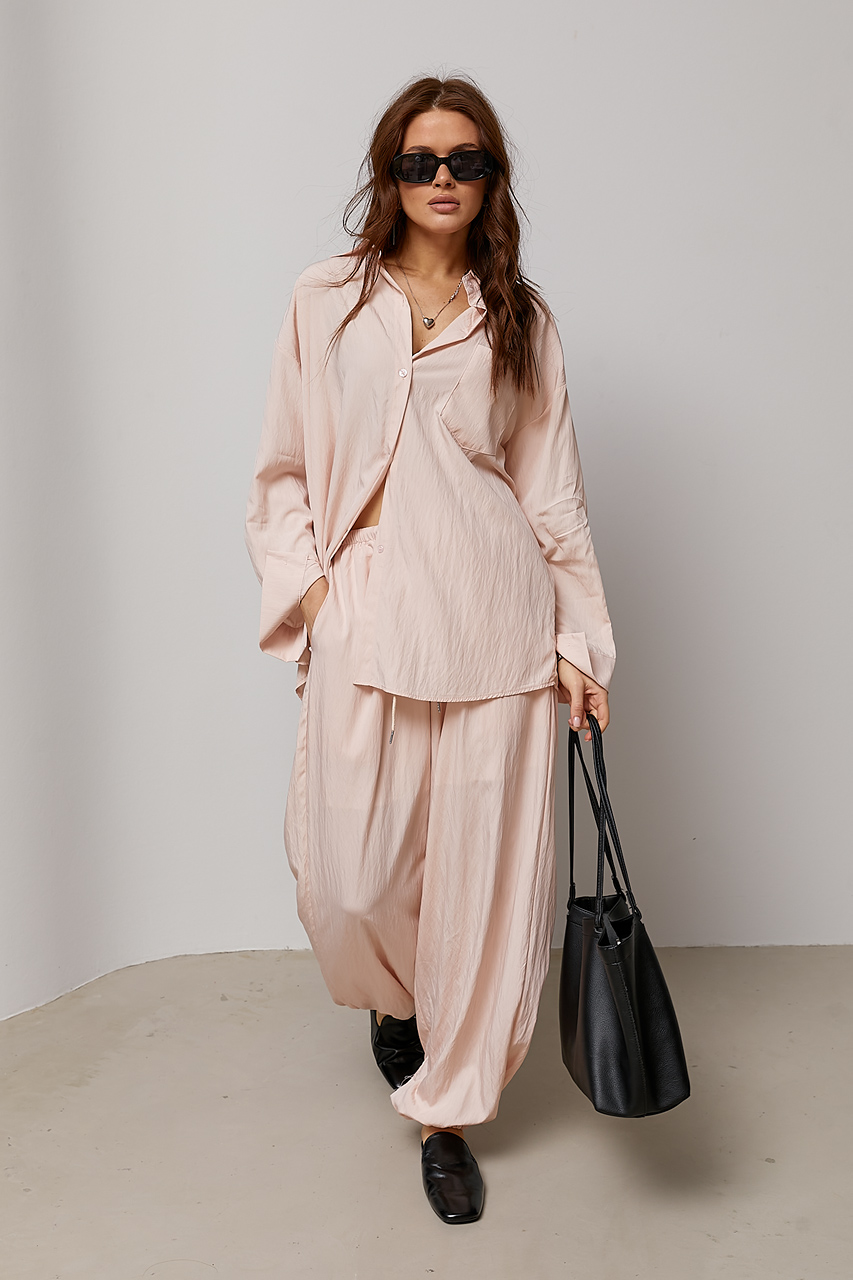 Однотонний костюм із сорочкою та штанами